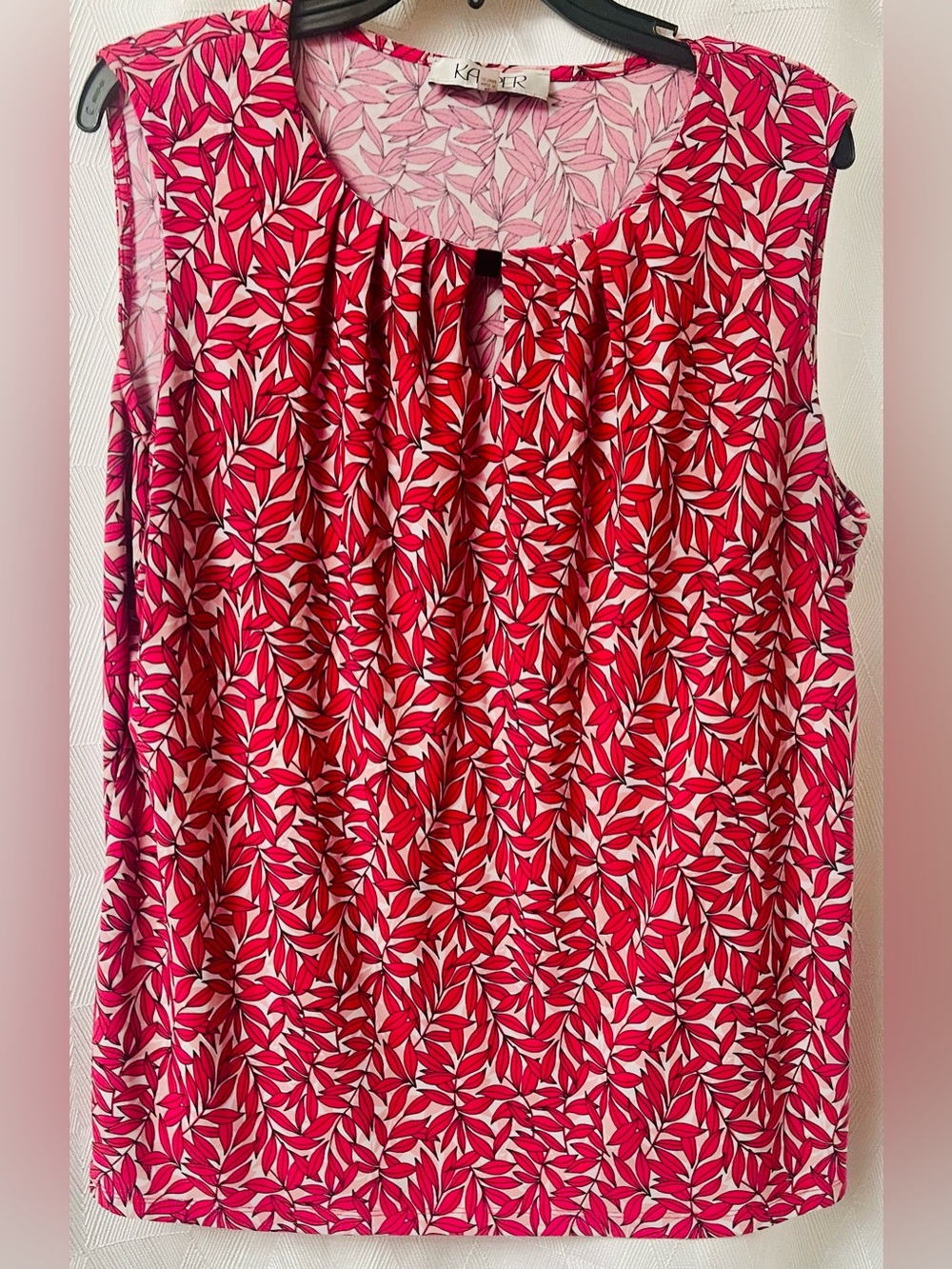 Kasper Sleeveless Pink Leaf Print Shell Top
